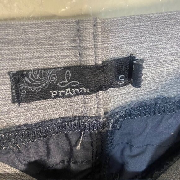 Prana Black and Gray Women's Capris - Picture 3 of 7